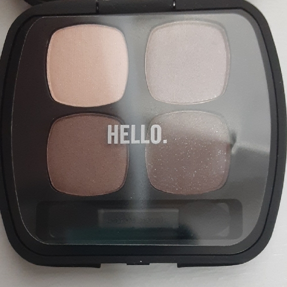bareMinerals Black Compact - Picture 2 of 3